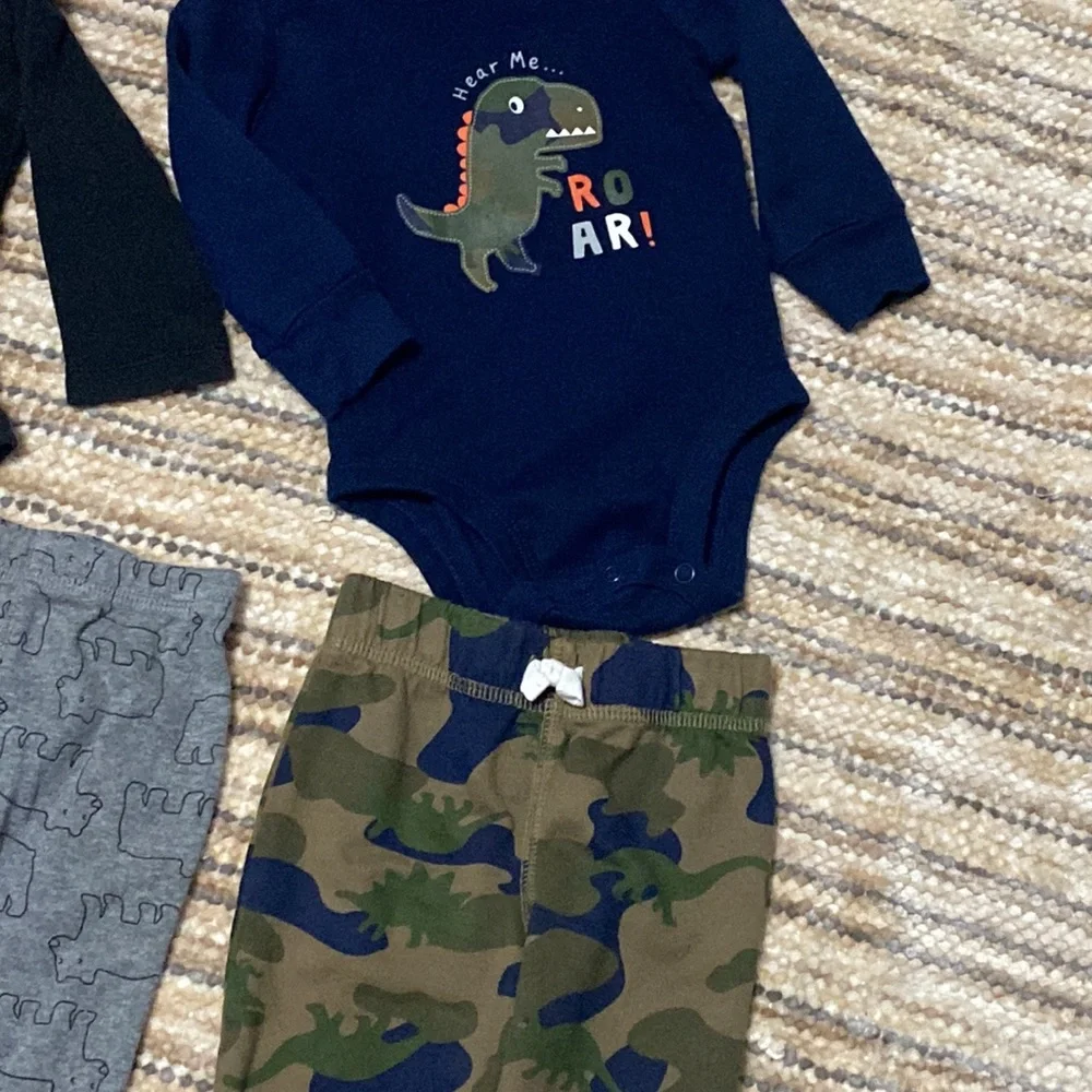 2 Carter’s Baby Boy Outfits. Long Sleeve Onesies and pants. 6 mos. - Picture 4 of 15